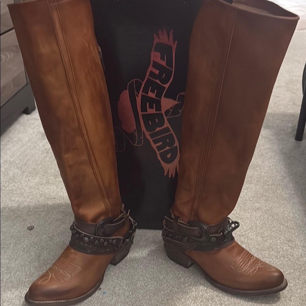 Freebird Rodondo boots in whiskey size 8, NIB original packaging